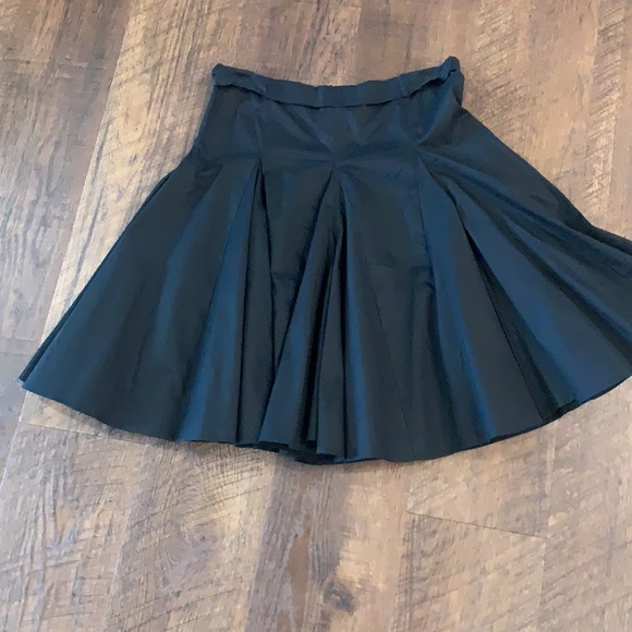 D & G Full Skirt - Picture 2 of 4